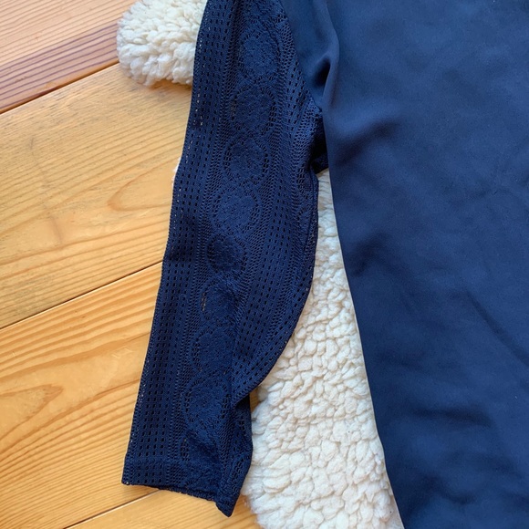 Van Heiden Navy Top with Lace Sleeves - Picture 2 of 4